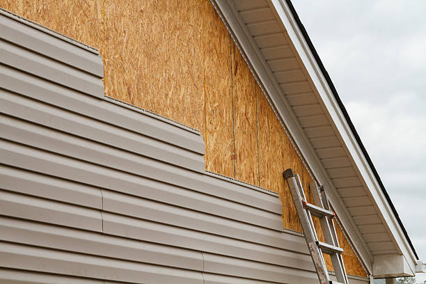 Professional Siding Contractor technician working in Blairs Mills, PA